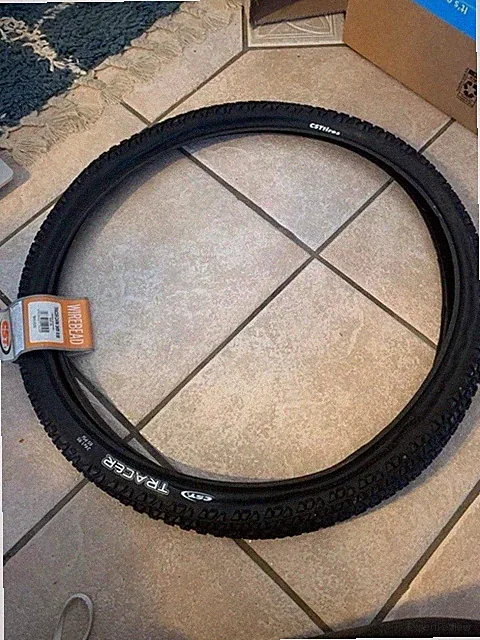 24 x 1.95 Bicycle Tire