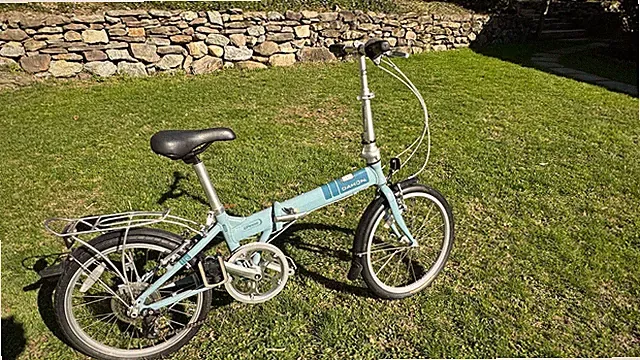 Folding bicycle Excellent Condition brand new tires and inner tubes